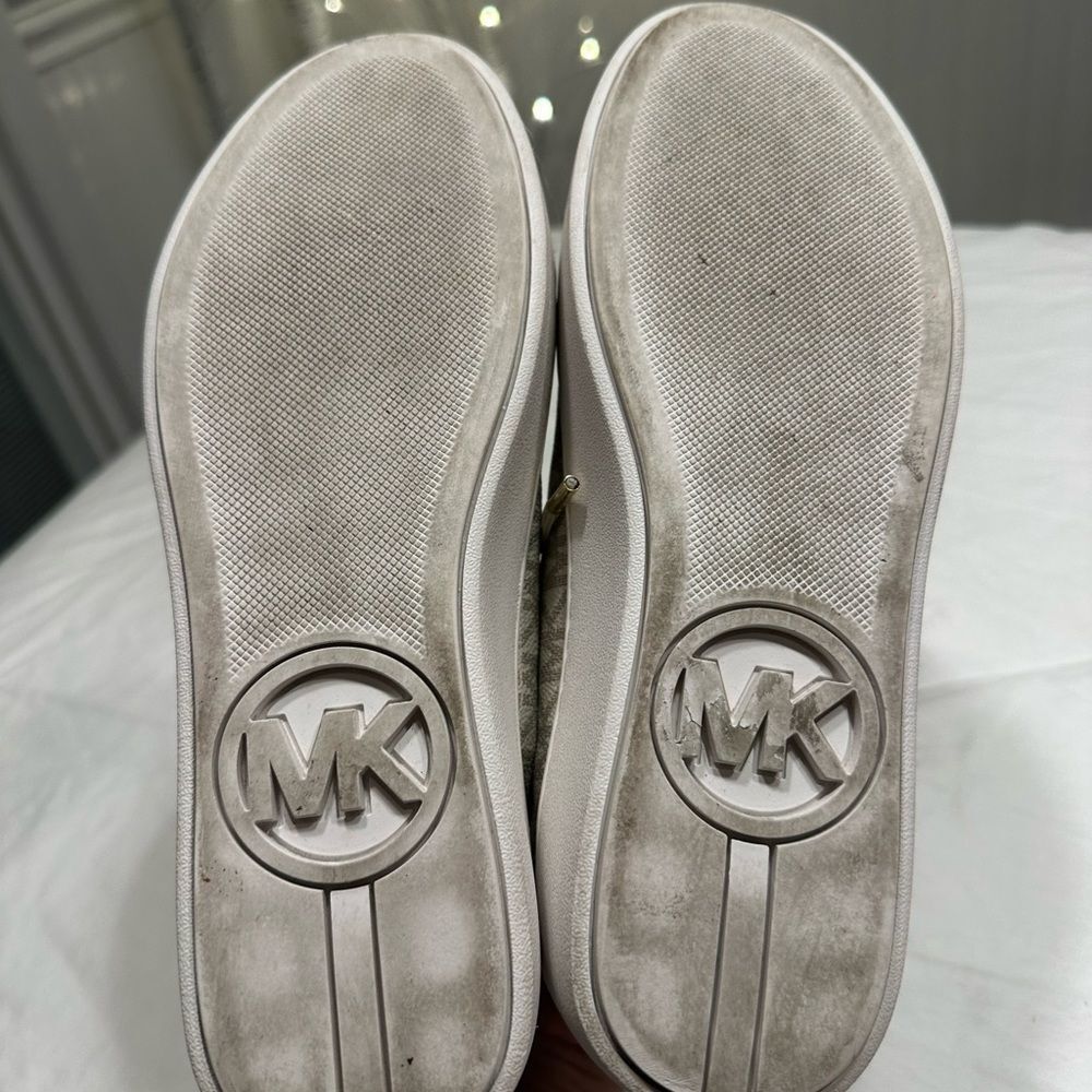 MICHAEL Kors Poppy Color Block Logo Sneaker - Picture 10 of 10